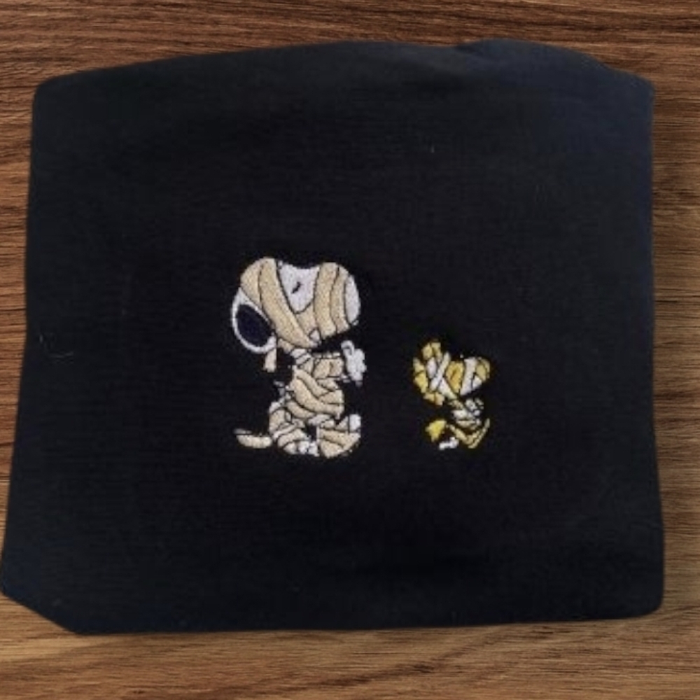 Gildan Black Beanie with Snoopy and Woodstock Design